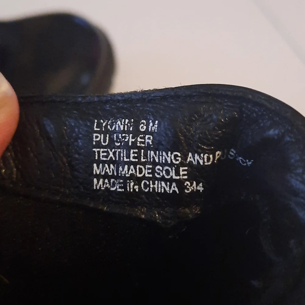 STEVE MADDEN Lyonn Patent Ankle Bootie - Picture 9 of 10